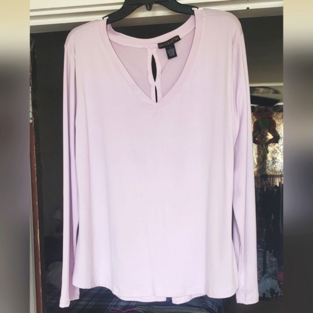 NWOT- Light Lavendar Vneck Long Sleeve Shirt, Size XL